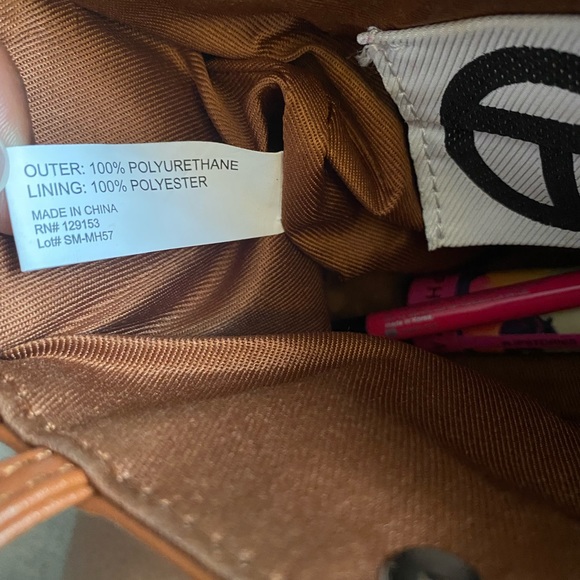 Reference pics for inside an authentic small telfar shopping bag - Picture 5 of 5